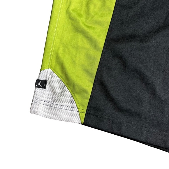 Jordan Basketball athletic shorts men’s size large black white green - Picture 4 of 8